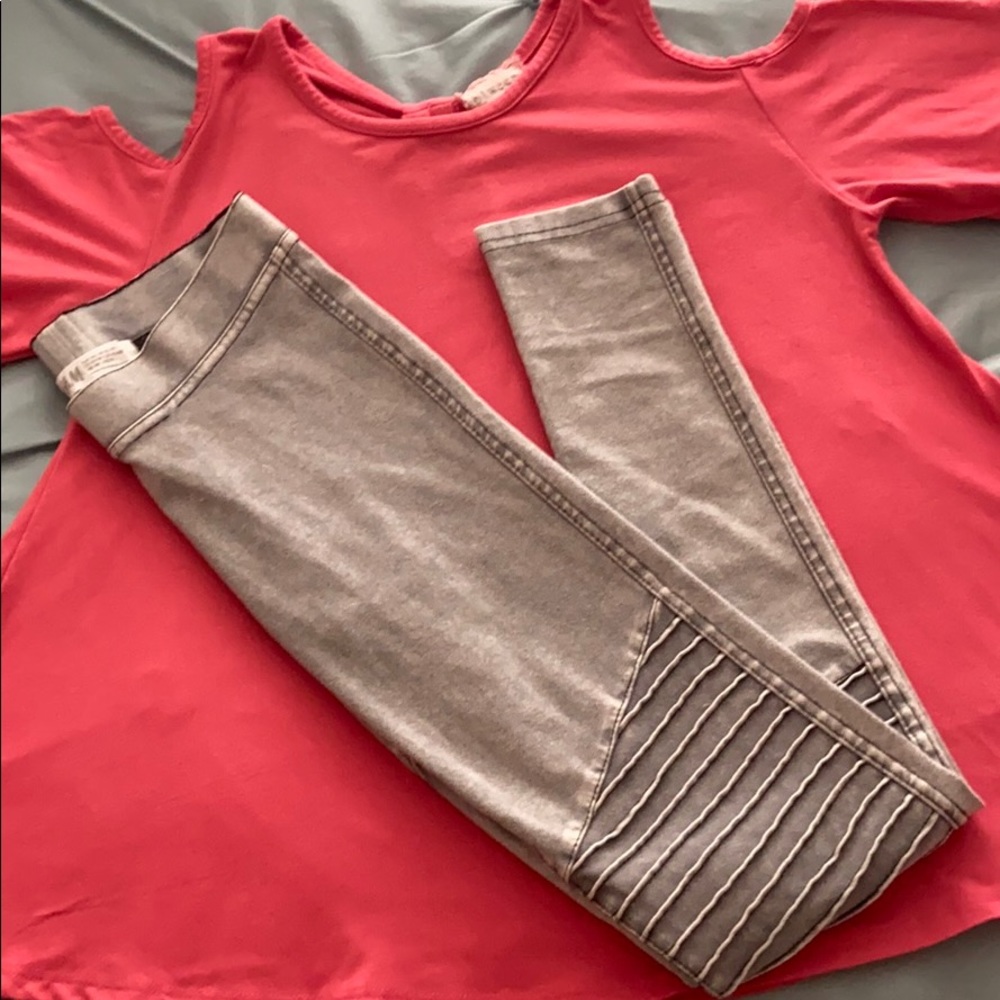 Girls size10 jeggings and ALine shirt